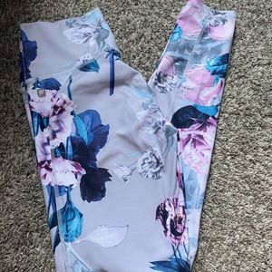 Women’s size small fabletics leggings